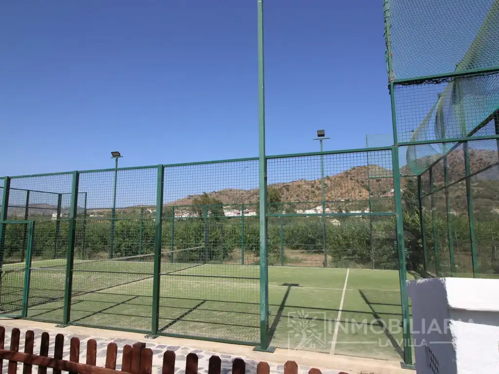 Vista exterior de Casa o xalet en venda en Álora amb Aire condicionat, Jardí privat i Terrassa
