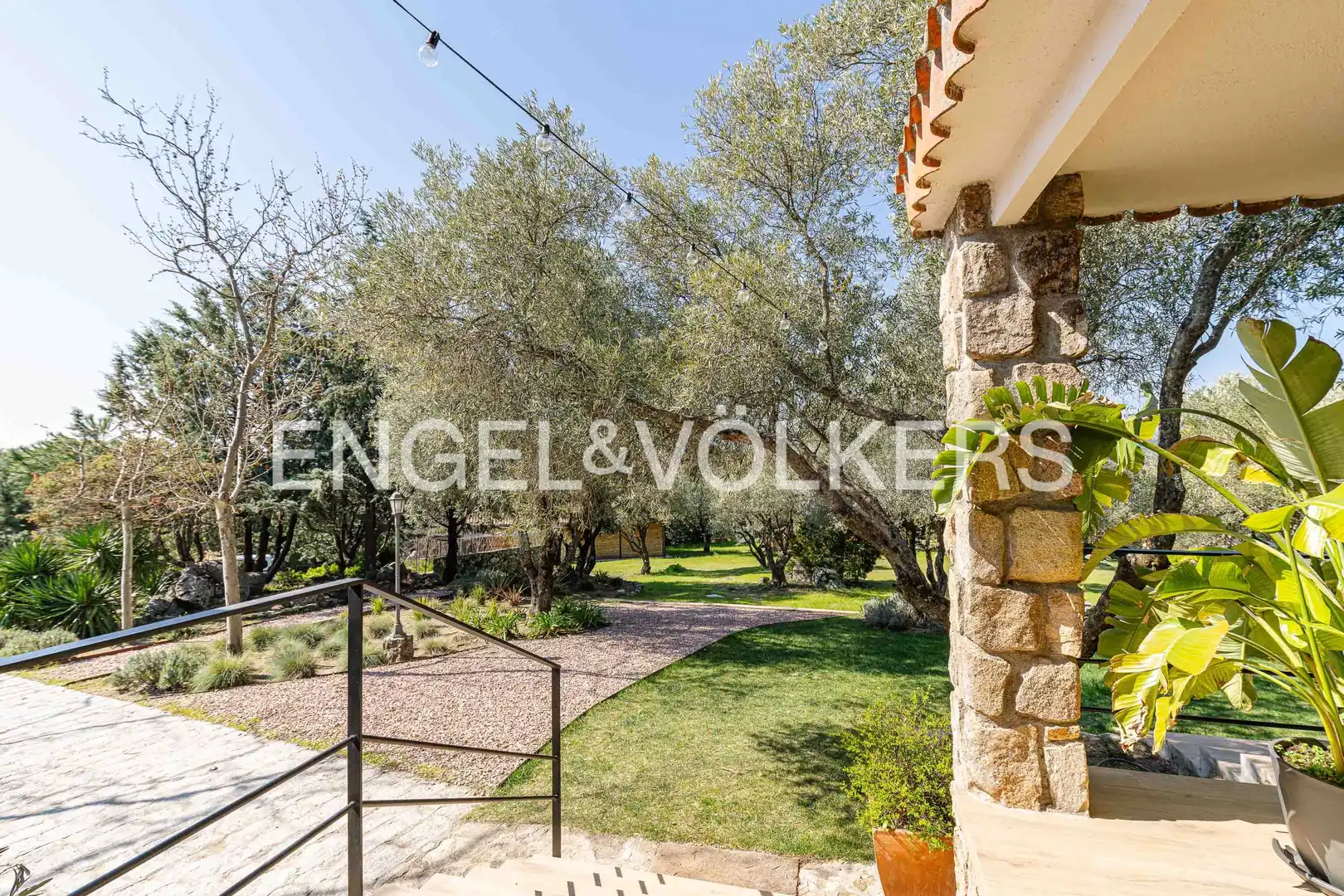 Exterior view of Houses for sale in Valdemorillo  with Air Conditioner, Heating and Private garden
