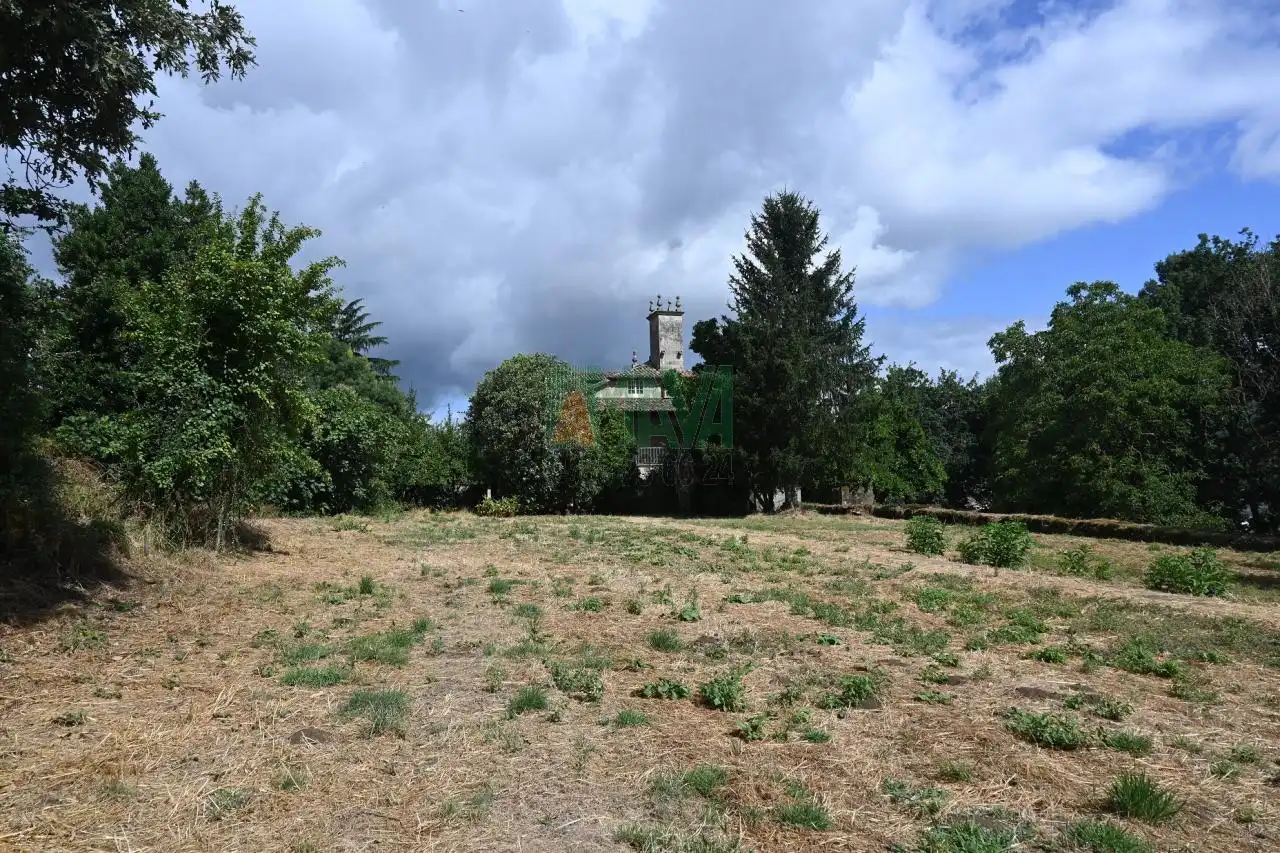 Country house zum Verkauf in Ourense Capital  mit Privatgarten und Terrasse