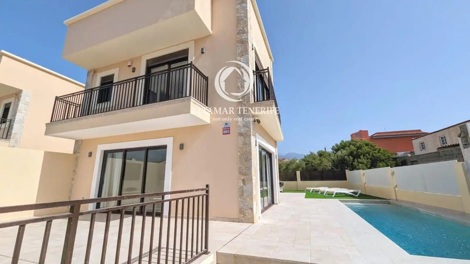 Houses for sale in La Mareta, Los Abrigos
