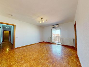 Piso con balcón en venta en Calle JUAN ANTONIO MAROTO