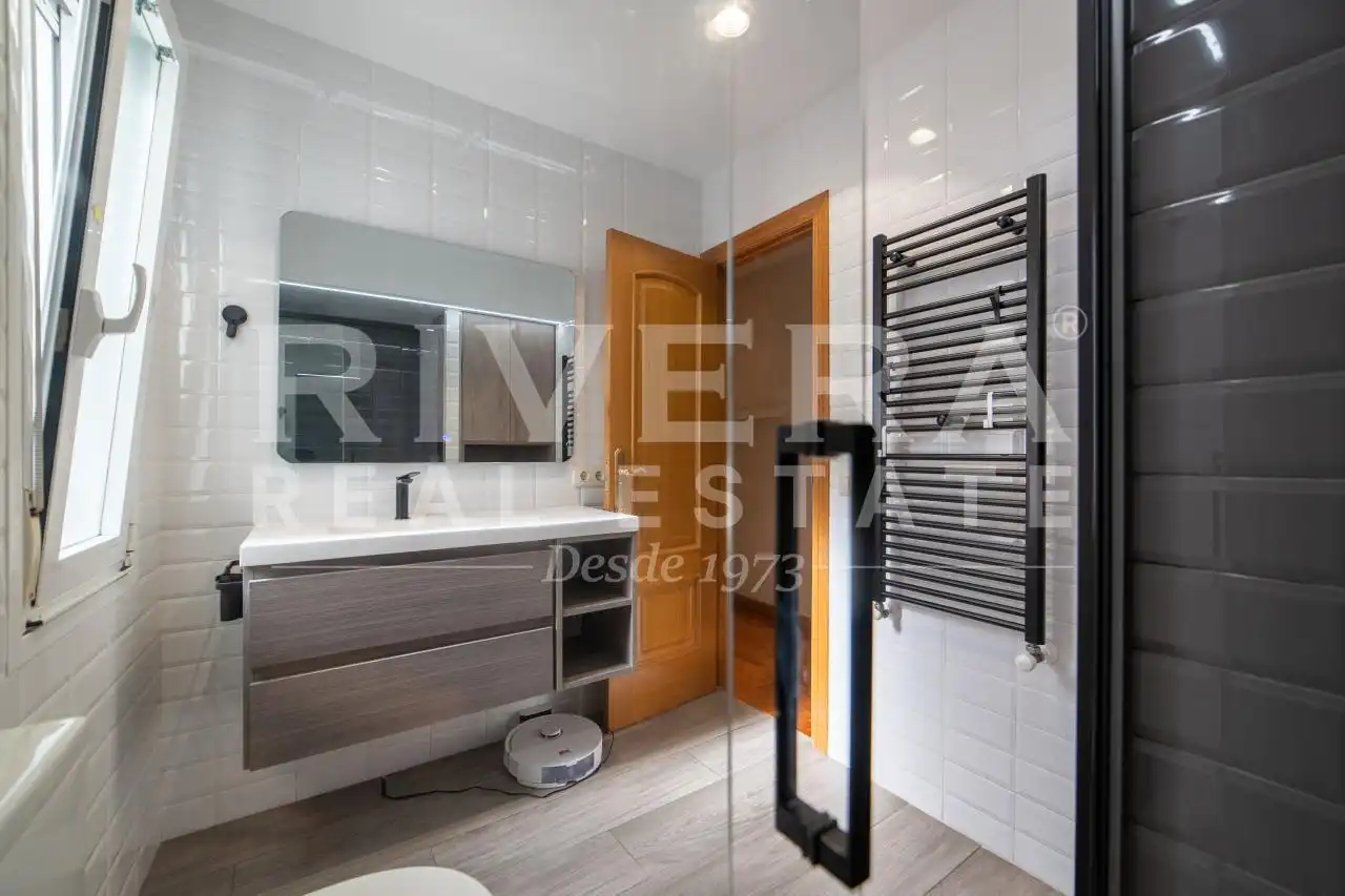 Baño de Piso en venta en Vigo  con Calefacción, Parquet y Terraza