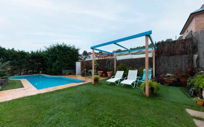 Piscina de Casa o xalet en venda en Sant Boi de Llobregat amb Jardí privat i Piscina