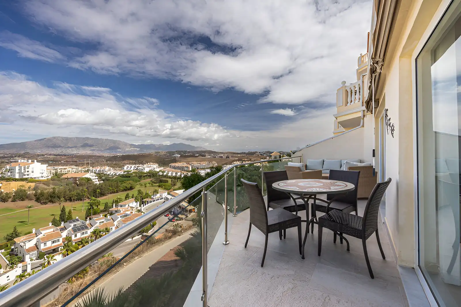 Terrasse von Erdgeschoss zum Verkauf in Mijas mit Klimaanlage, Terrasse und Schwimmbad