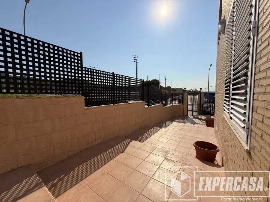 Terrassa de Casa o xalet en venda en Riba-roja de Túria amb Aire condicionat, Calefacció i Terrassa