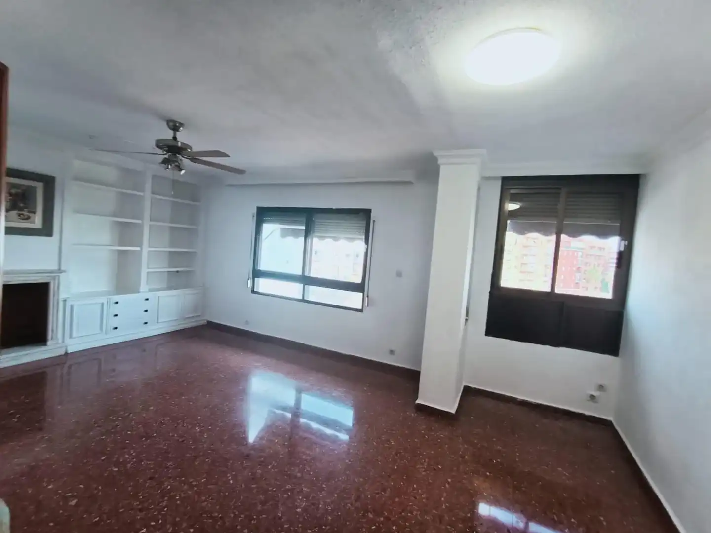 Sala d'estar de Pis en venda en Valencia amb Aire condicionat i Calefacció
