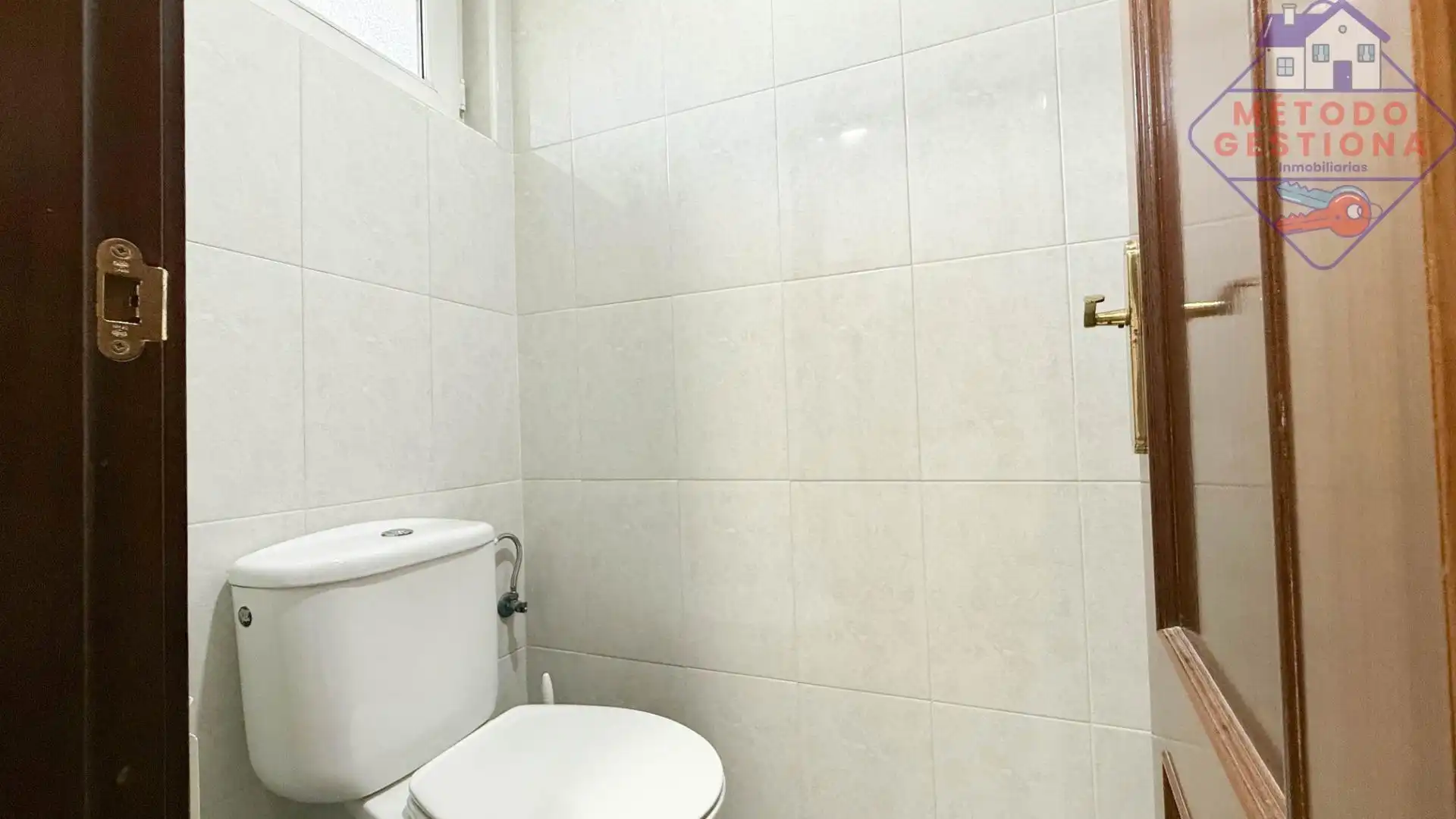 Bathroom of Duplexes for sale in Piélagos  with Heating, Parquet flooring and Terrace