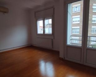 Bedroom of Flat to rent in  Barcelona Capital  with Air Conditioner, Heating and Parquet flooring