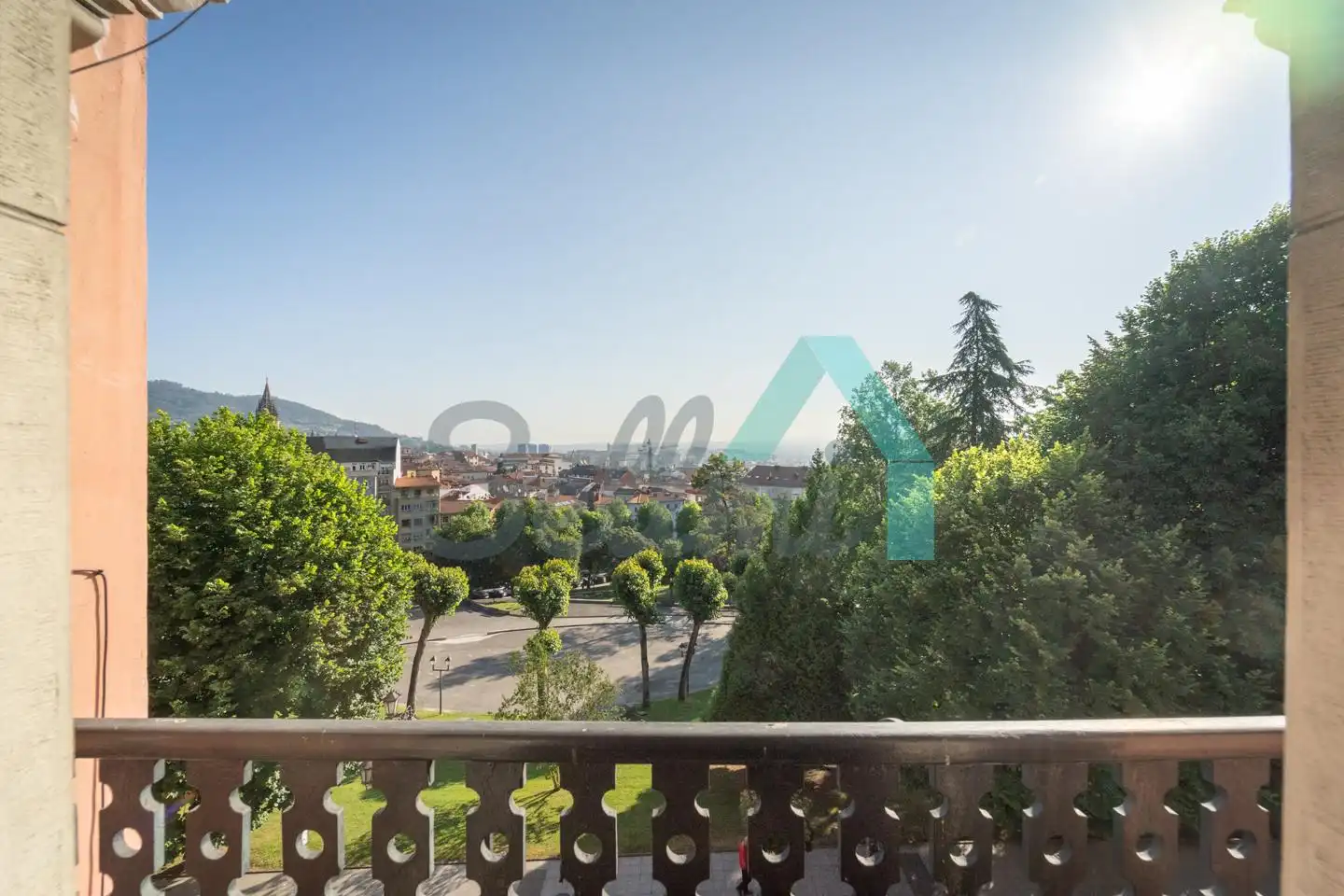 Garten von Wohnung zur untervermieten in Oviedo  mit Heizung, Parkett und Möbliert