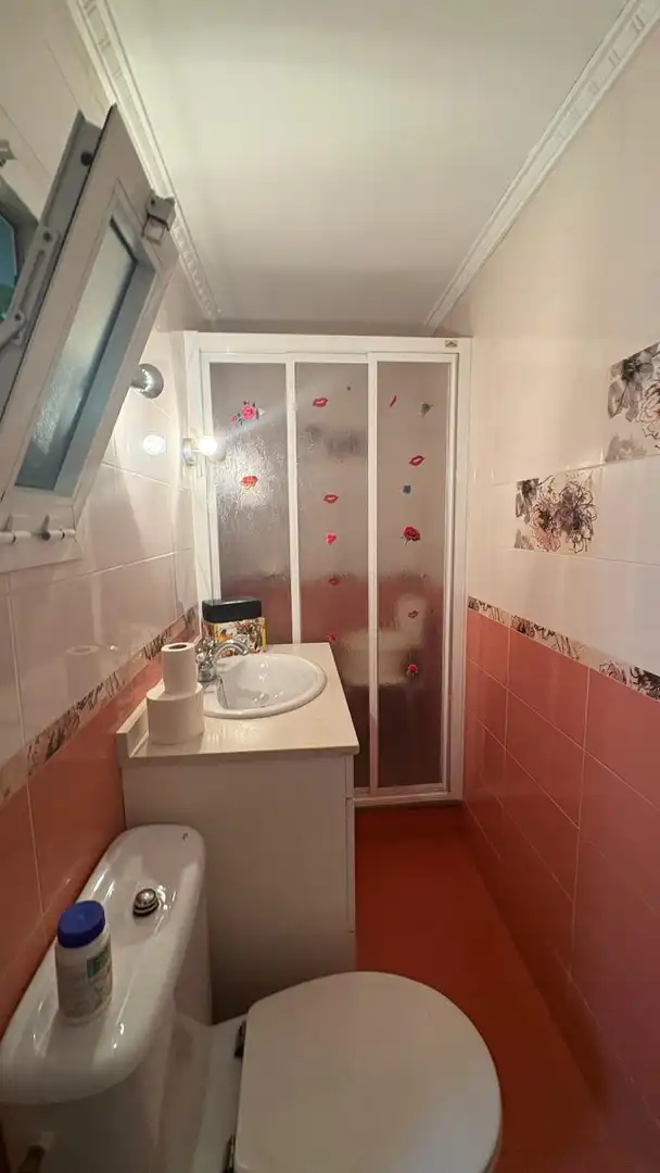 Bany de Casa adosada en venda en Málaga amb Aire condicionat, Terrassa i Balcó