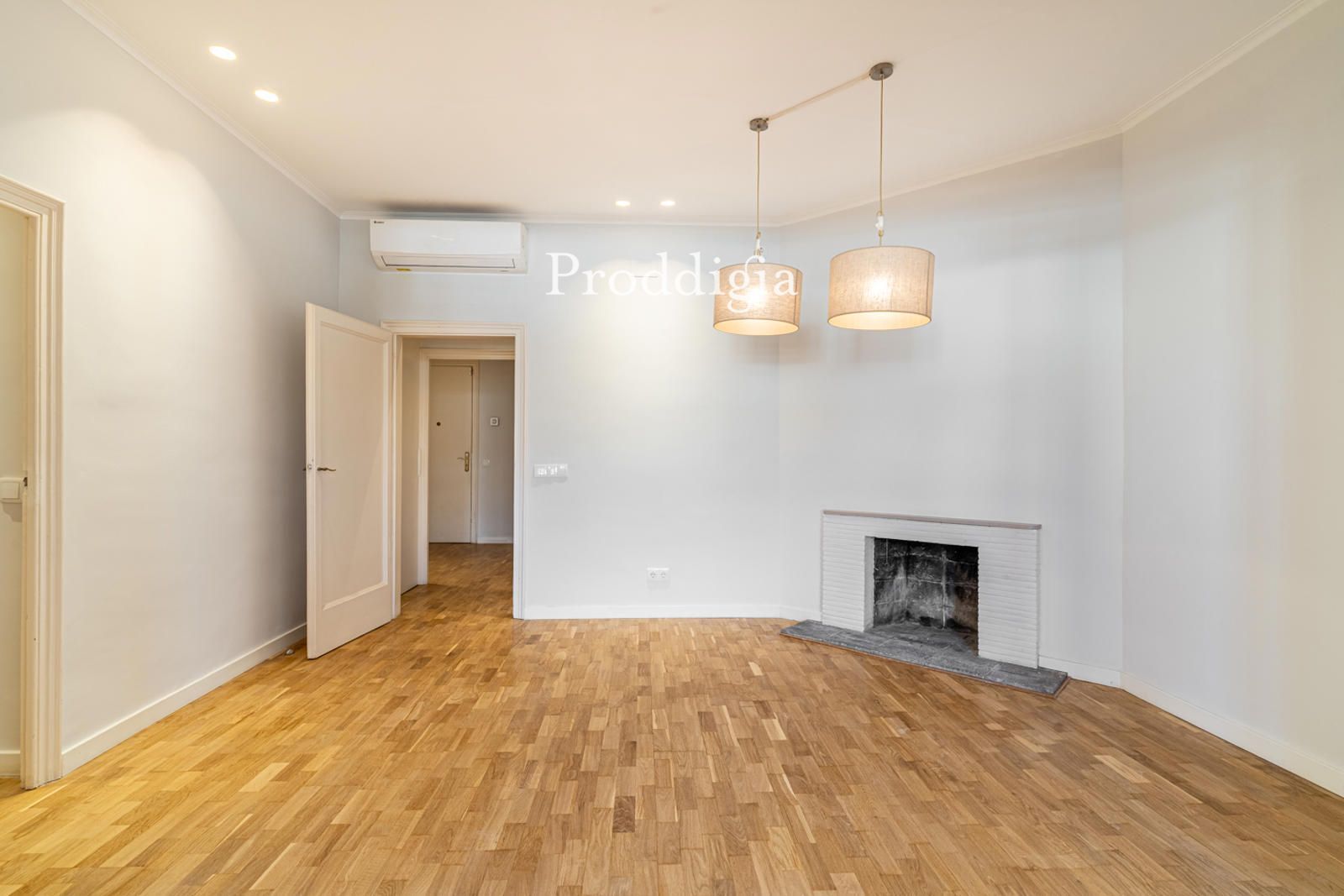 Sala d'estar de Pis en venda en  Barcelona Capital amb Aire condicionat, Calefacció i Traster