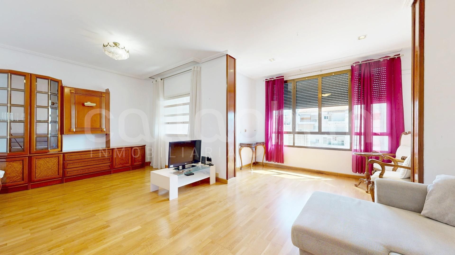 Sala de estar de Piso de alquiler en  Valencia Capital con Aire acondicionado, Calefacción y Terraza