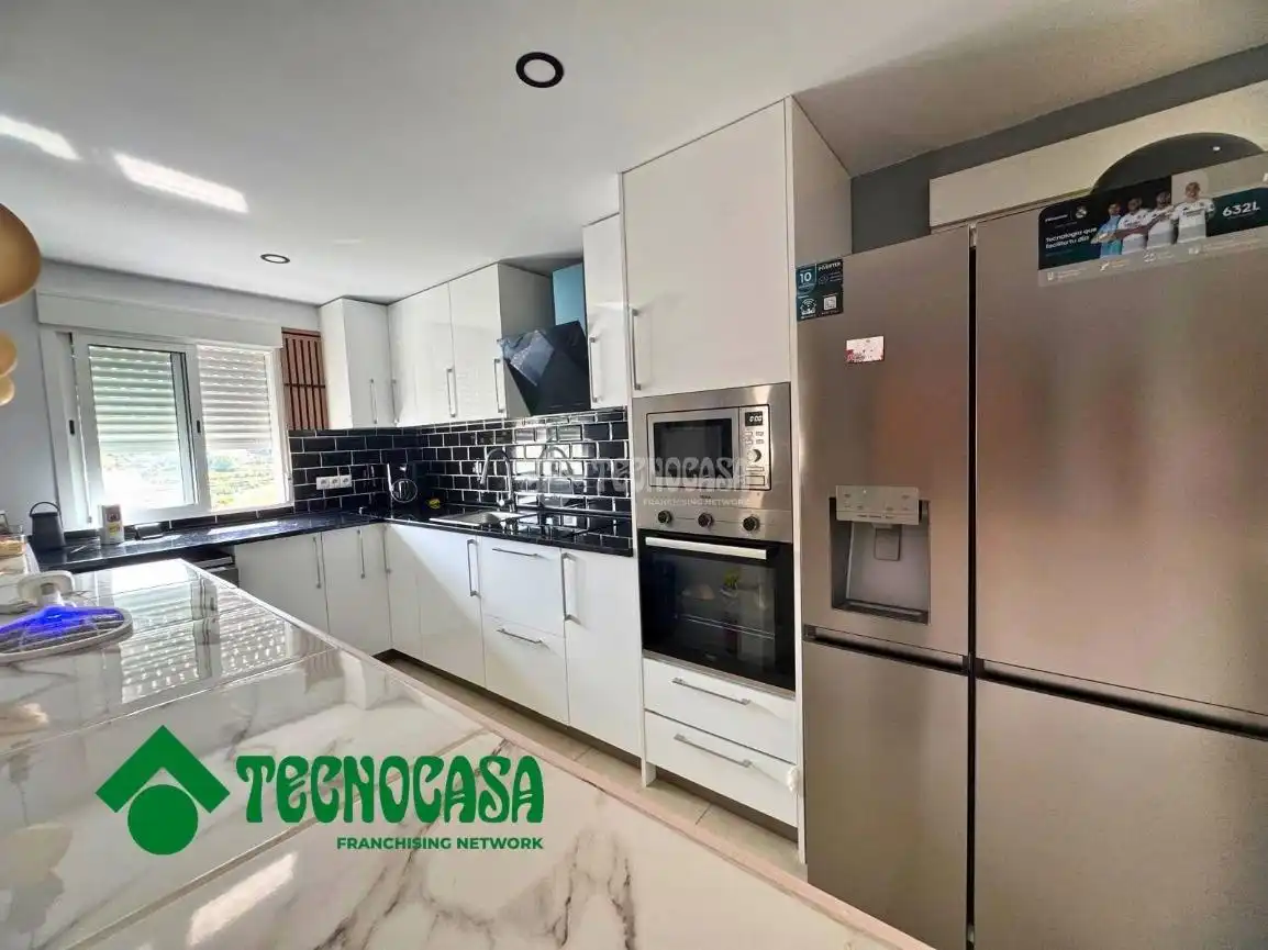 Kitchen of Houses for sale in Coín, Málaga