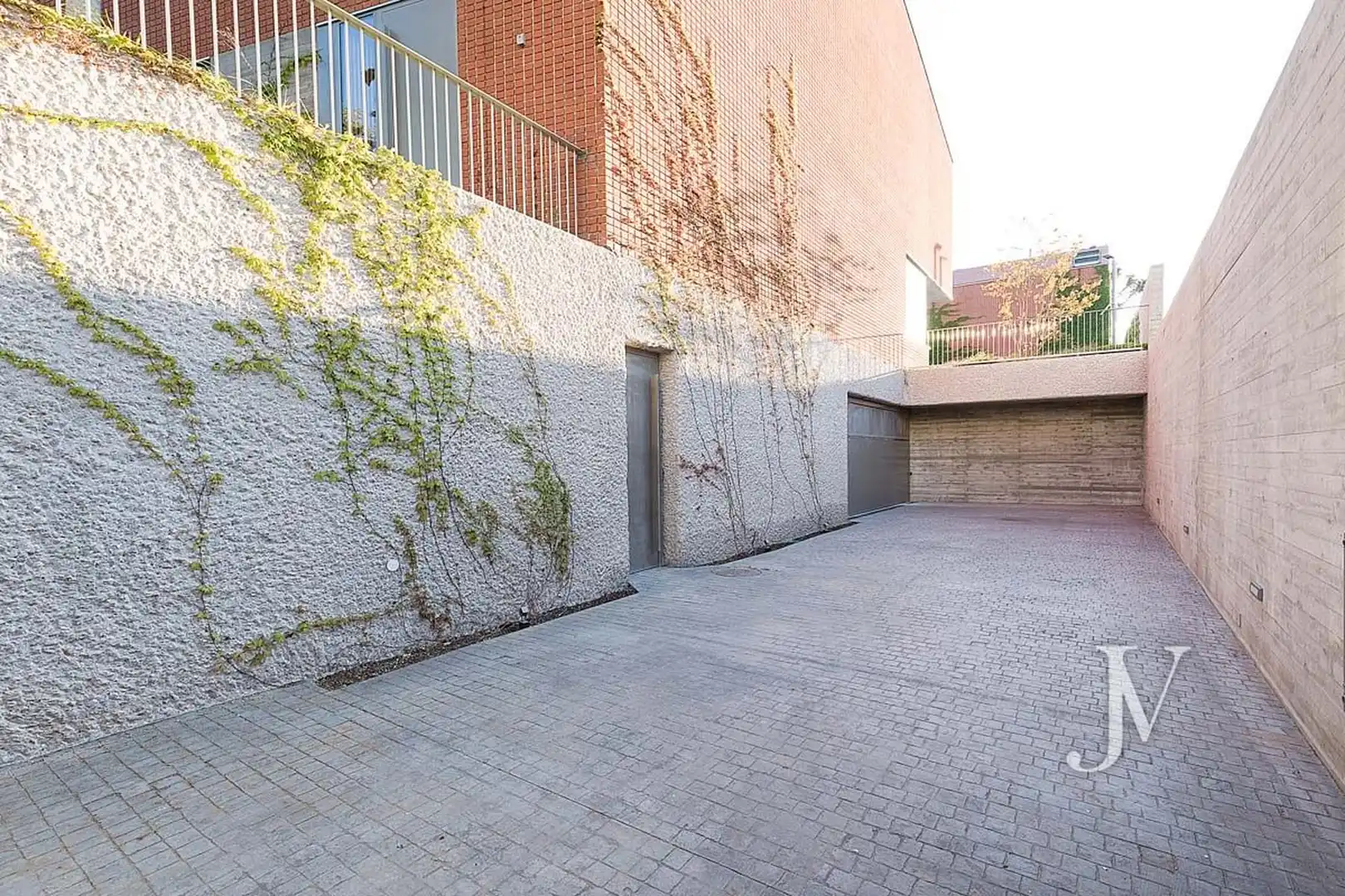 Vista exterior de Casa o chalet en venta en Madrid con Aire acondicionado, Calefacción y Jardín privado