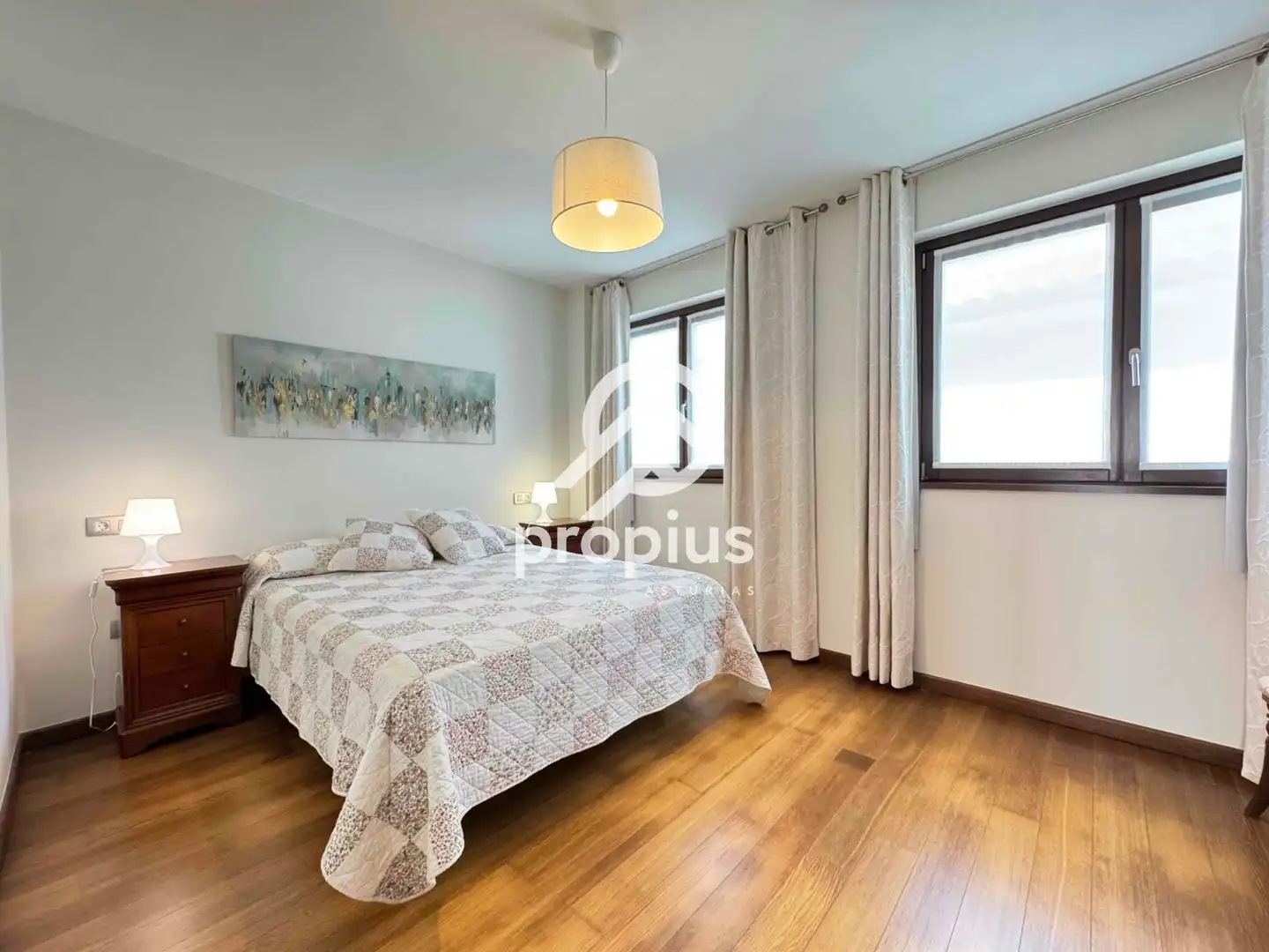 Schlafzimmer von Einfamilien-Reihenhaus zum Verkauf in Llanes mit Heizung und Möbliert