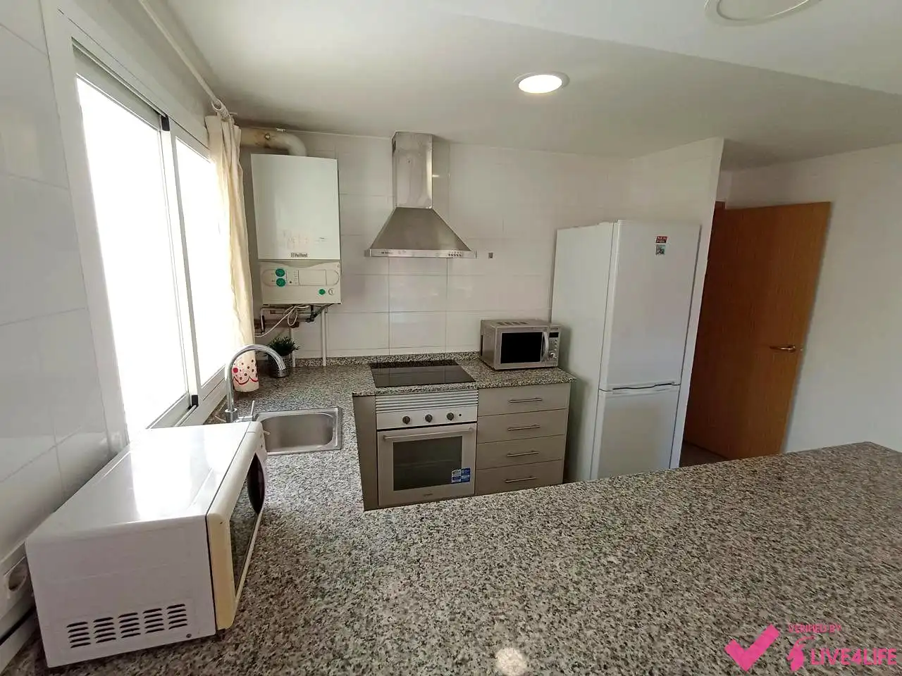 Kitchen of Flat for share in Valencia  with Heating and Furnished