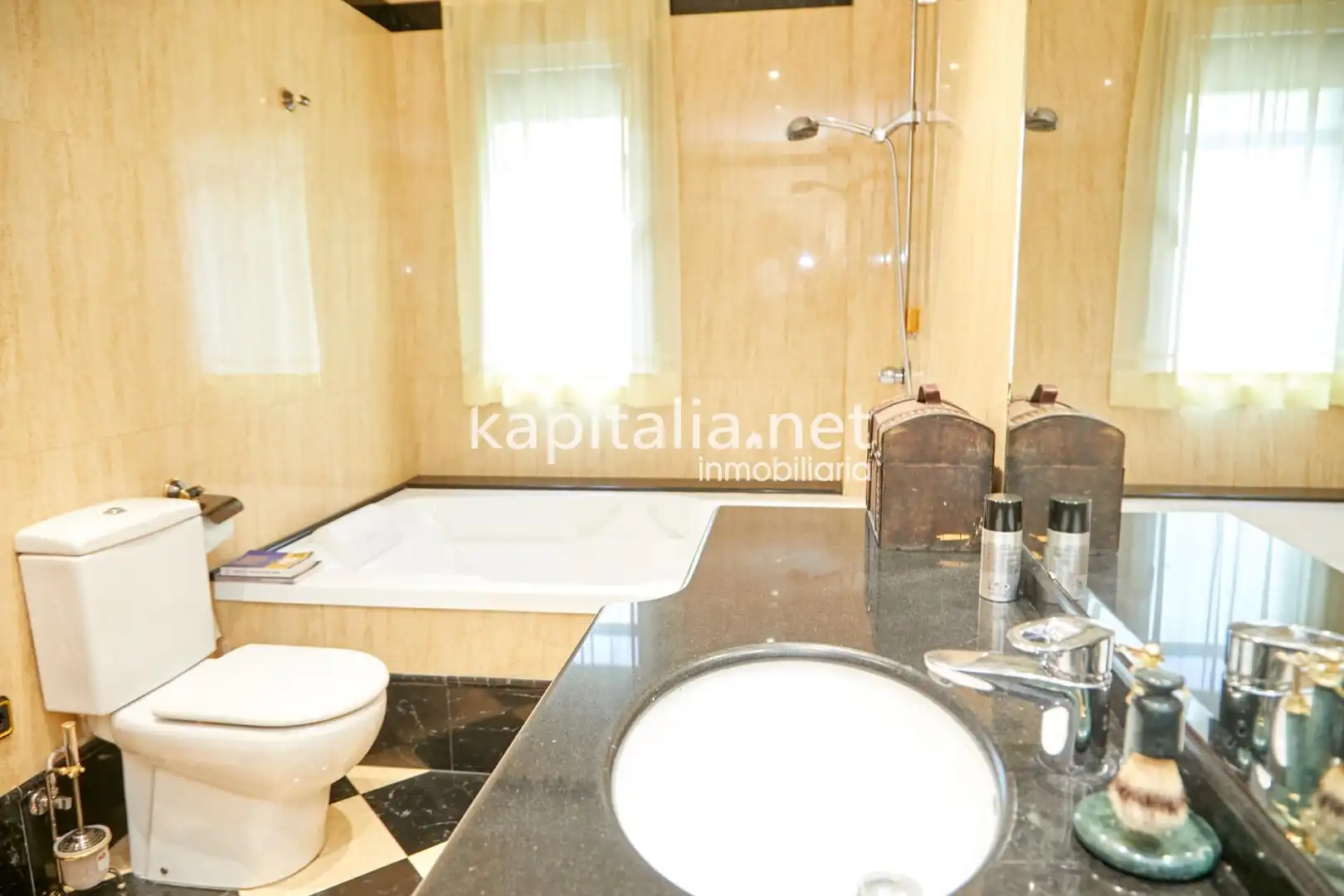 Baño de Casa adosada en venta en Albaida con Aire acondicionado, Terraza y Trastero
