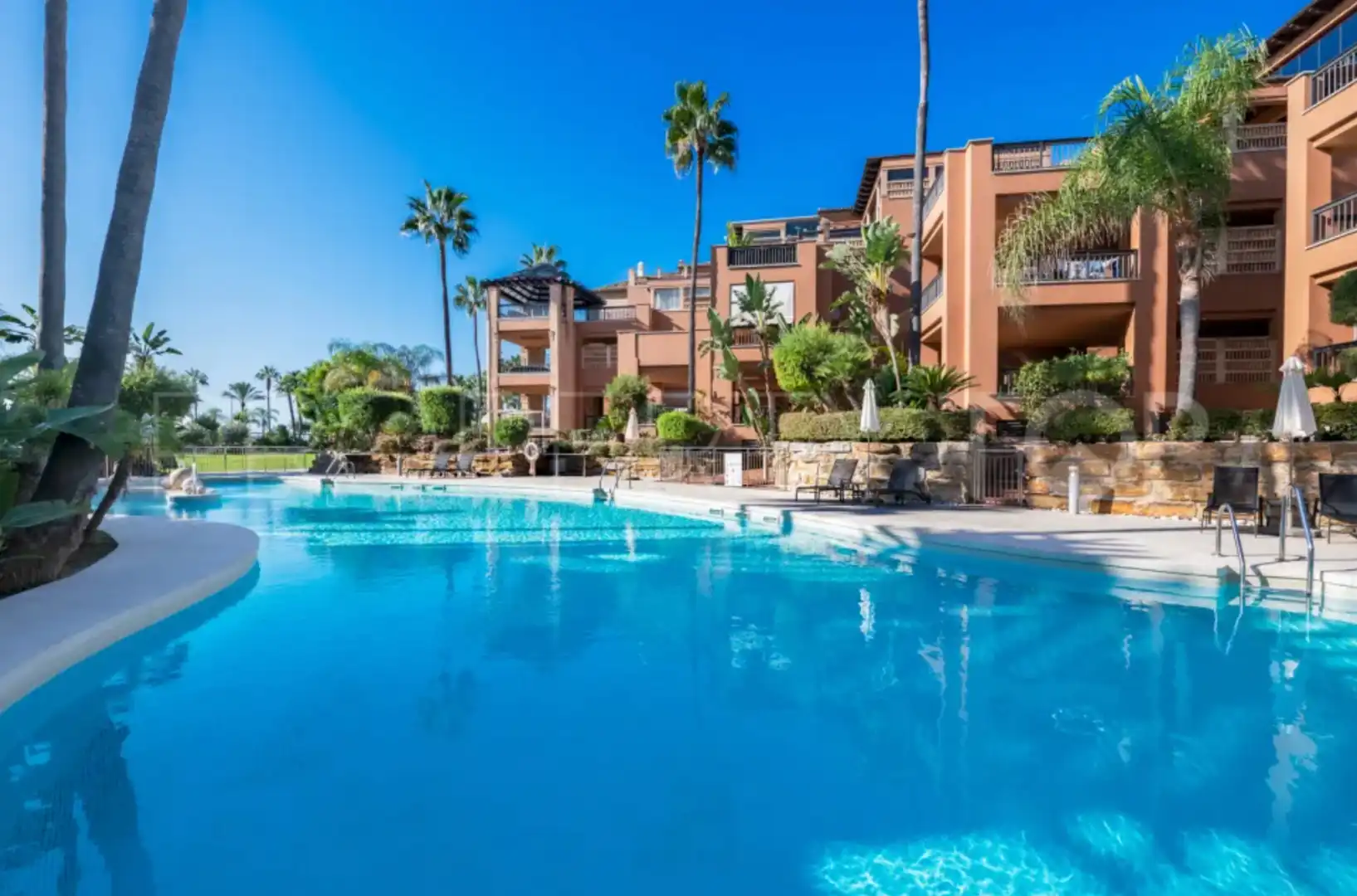 Apartament amb piscina en venda a San Pedro de Alcántara