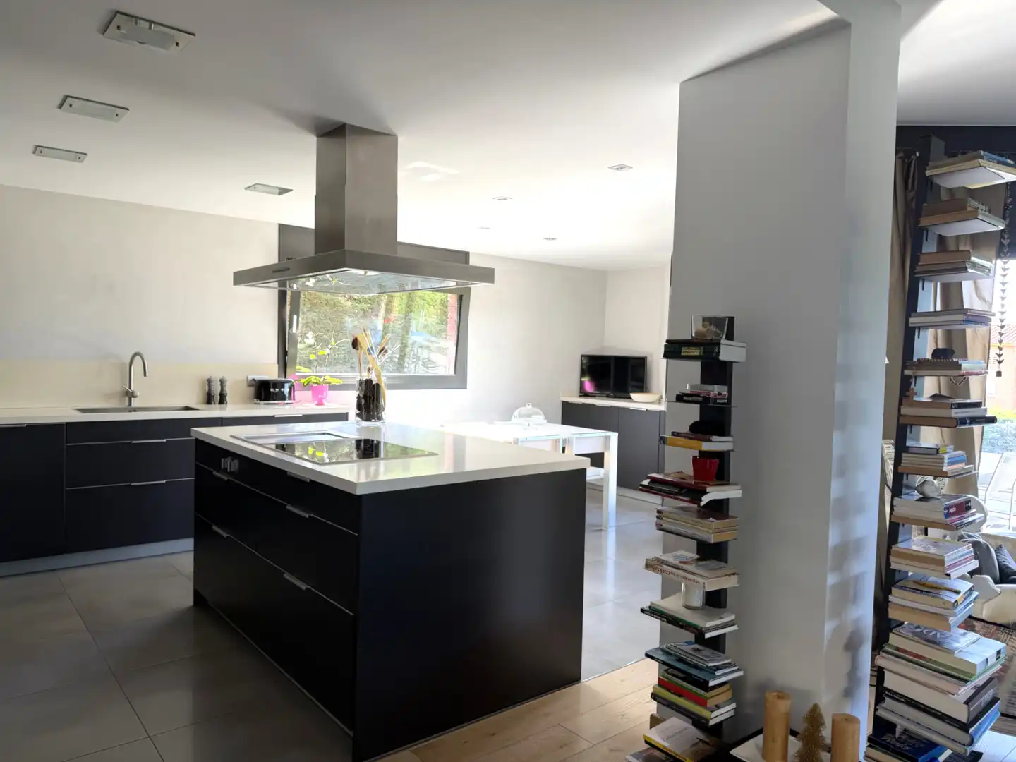 Cuina de Casa o xalet en venda en La Garriga amb Calefacció, Jardí privat i Parquet