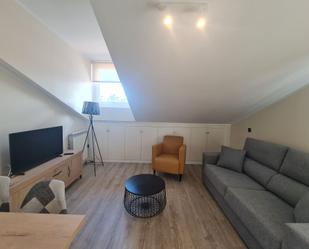 Sala d'estar de Apartament en venda en Llanes amb Calefacció i Moblat