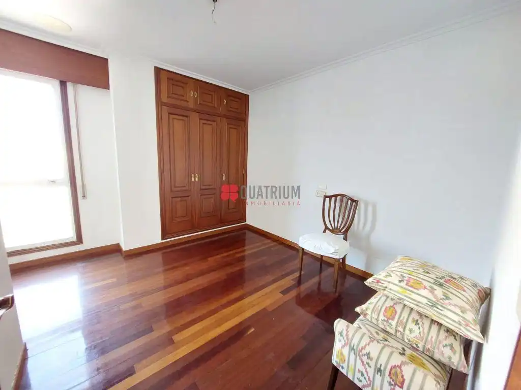 Habitación de Piso en venta en Santiago de Compostela  con Calefacción y Trastero