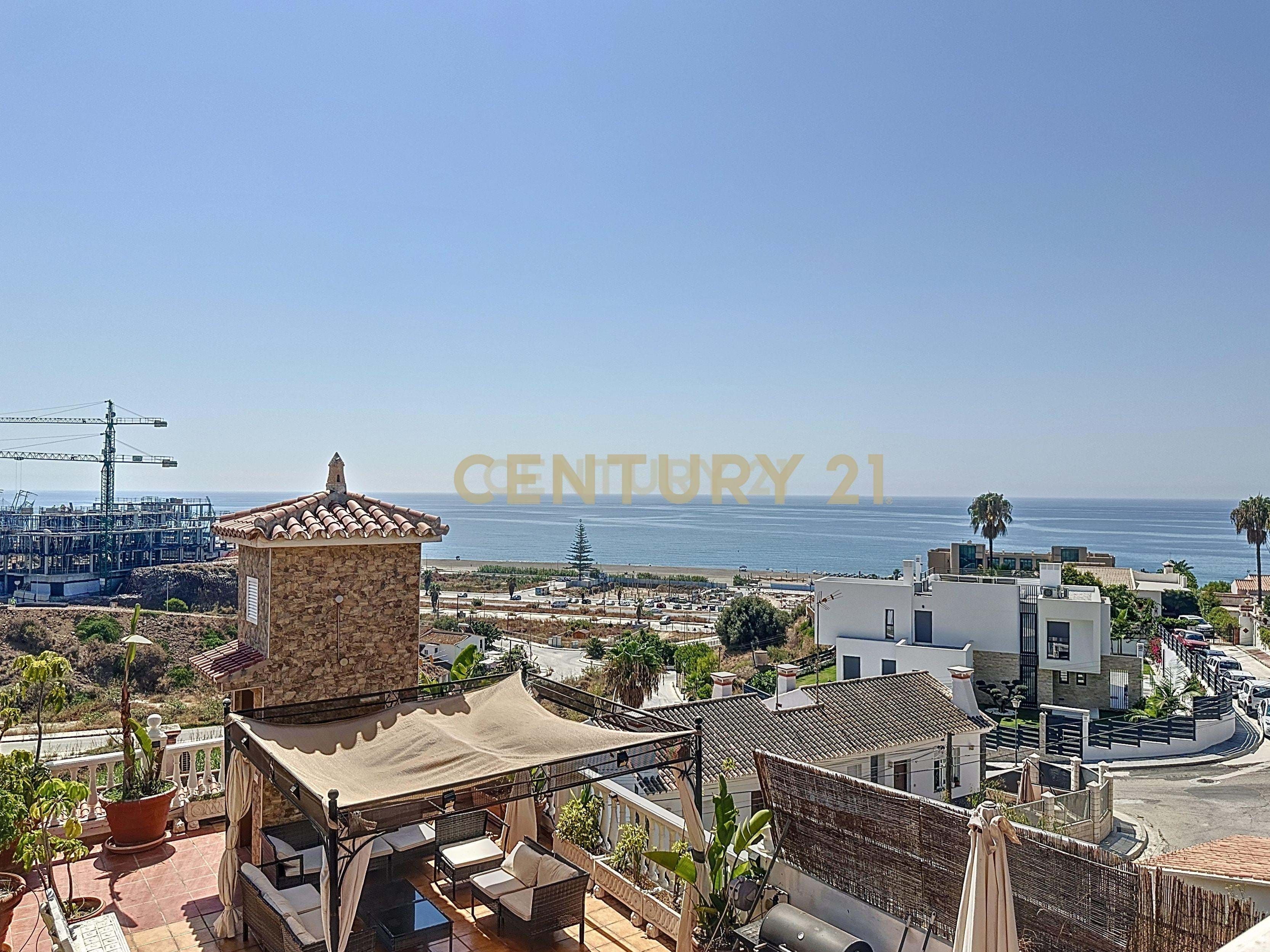 Vista exterior de Casa o xalet en venda en Vélez-Málaga amb Aire condicionat, Calefacció i Terrassa