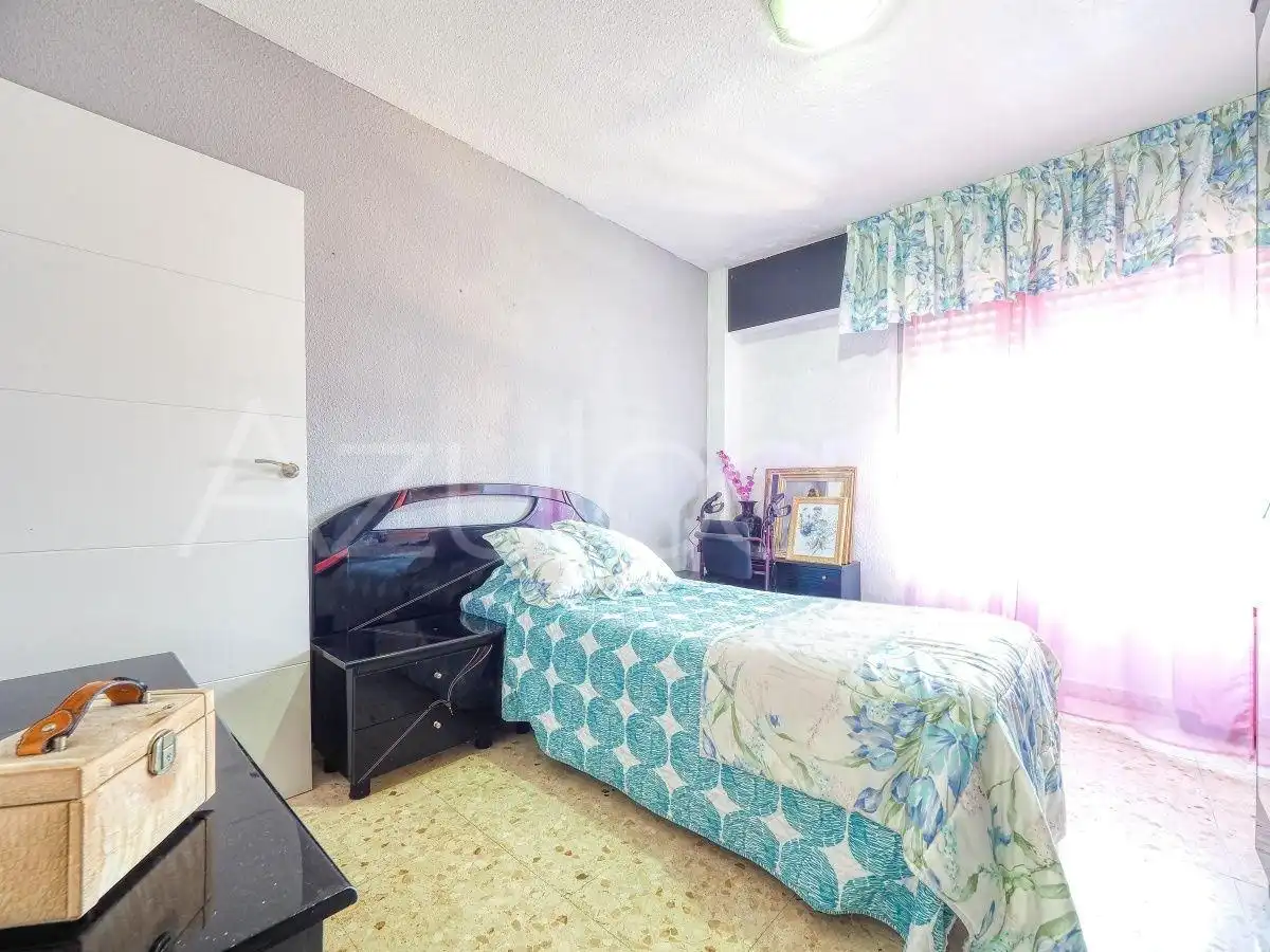 Bedroom of Flat for sale in Benidorm  with Air Conditioner and Community pool