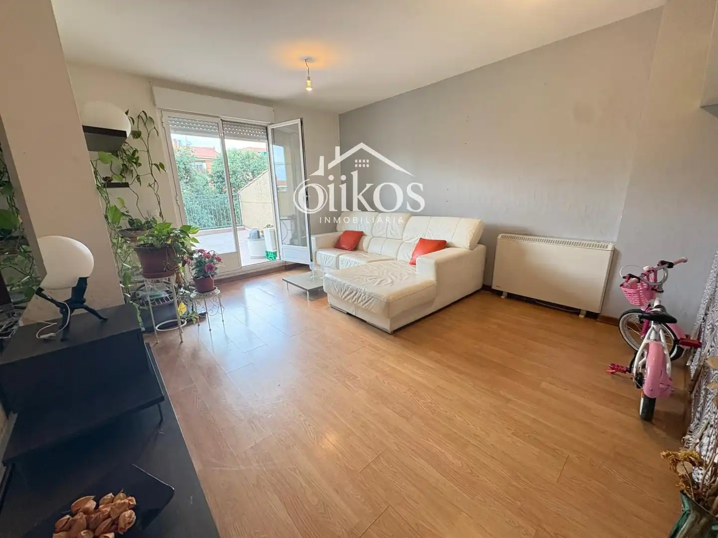 Sala de estar de Piso en venta en Terradillos con Calefacción, Trastero y Amueblado