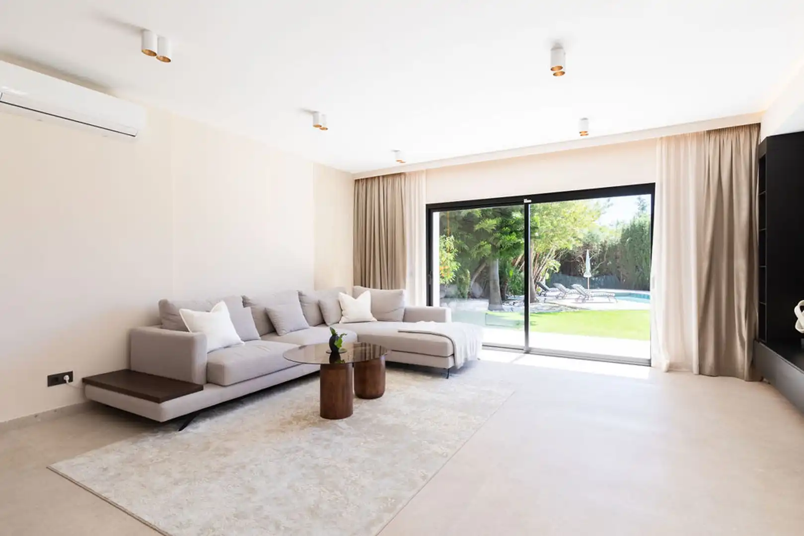 Sala de estar de Casa o chalet en venta en Benahavís con Terraza