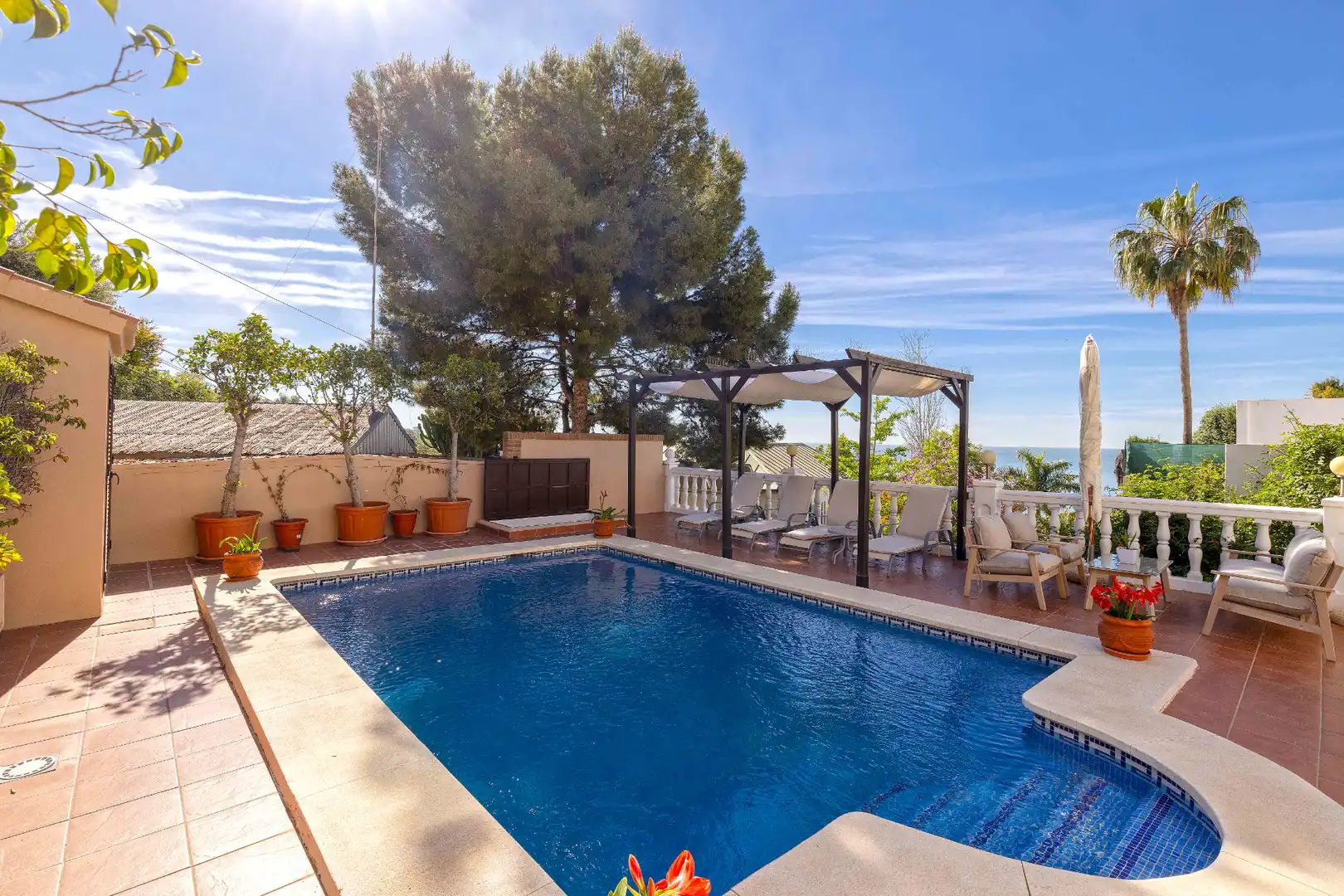 Piscina de Casa o xalet en venda en Málaga amb Aire condicionat, Calefacció i Jardí privat