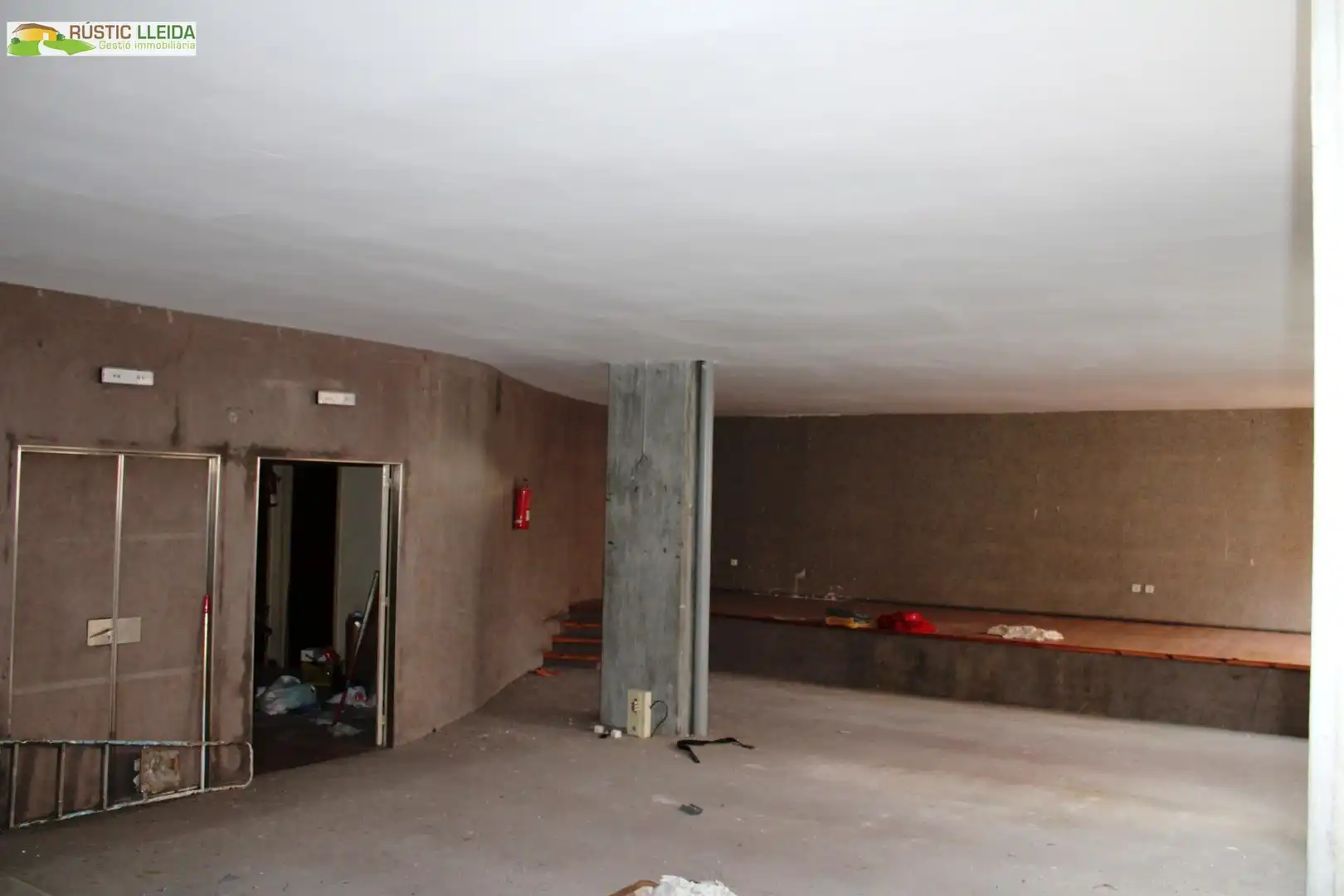Local comercial en venda a Tàrrega, imagen 4