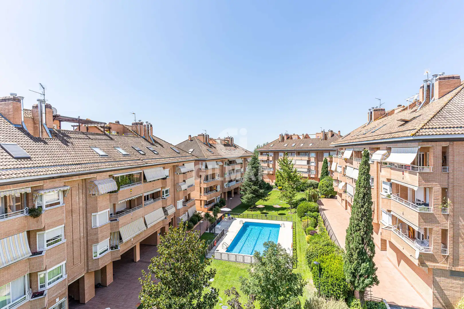 Exterior view of Flat for sale in Boadilla del Monte  with Heating, Private garden and Storage room
