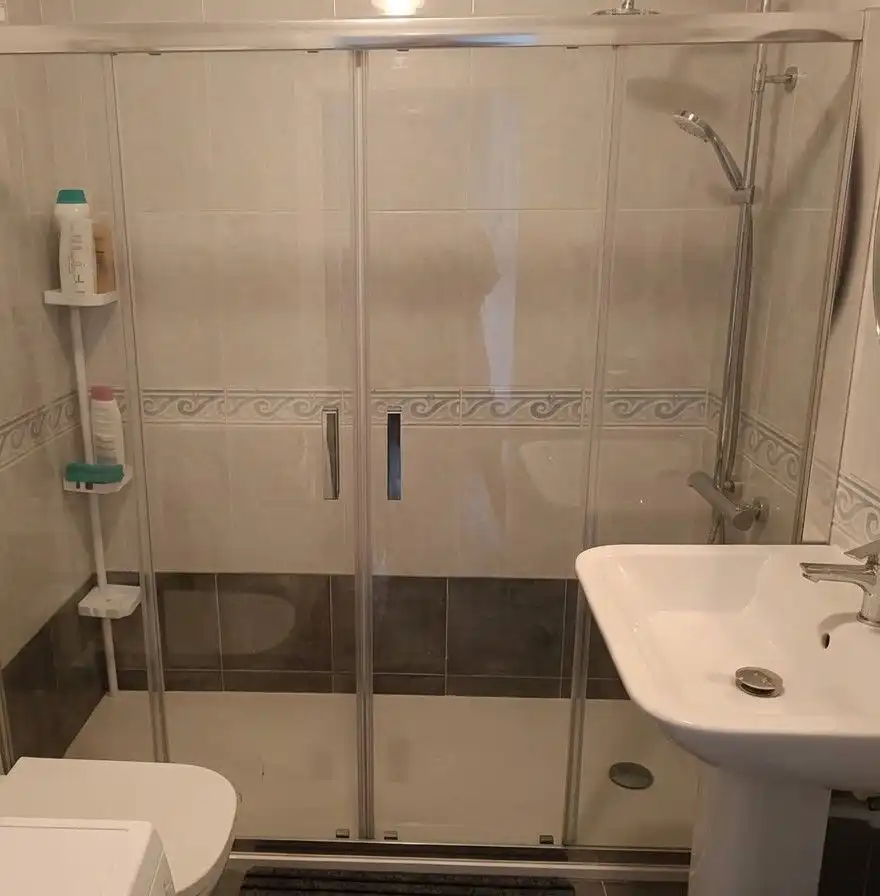 Bany de Apartament de lloguer en Benalmádena amb Aire condicionat, Terrassa i Moblat