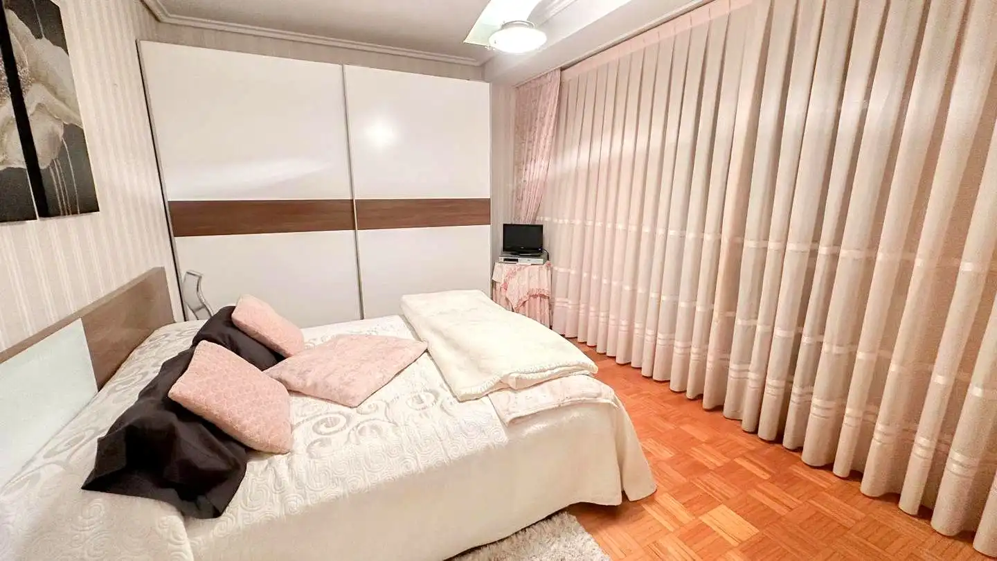 Habitación de Piso en venta en  Logroño con Calefacción, Trastero y Balcón