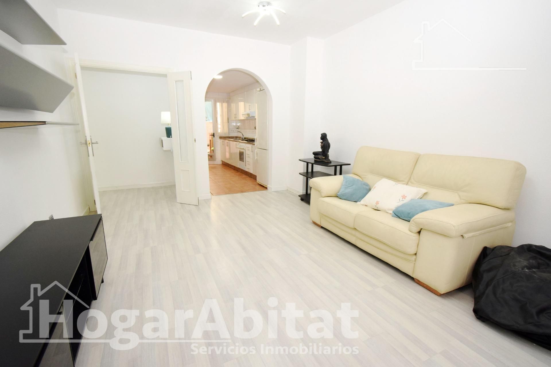 Sala d'estar de Pis en venda en Aldaia amb Aire condicionat, Parquet i Terrassa