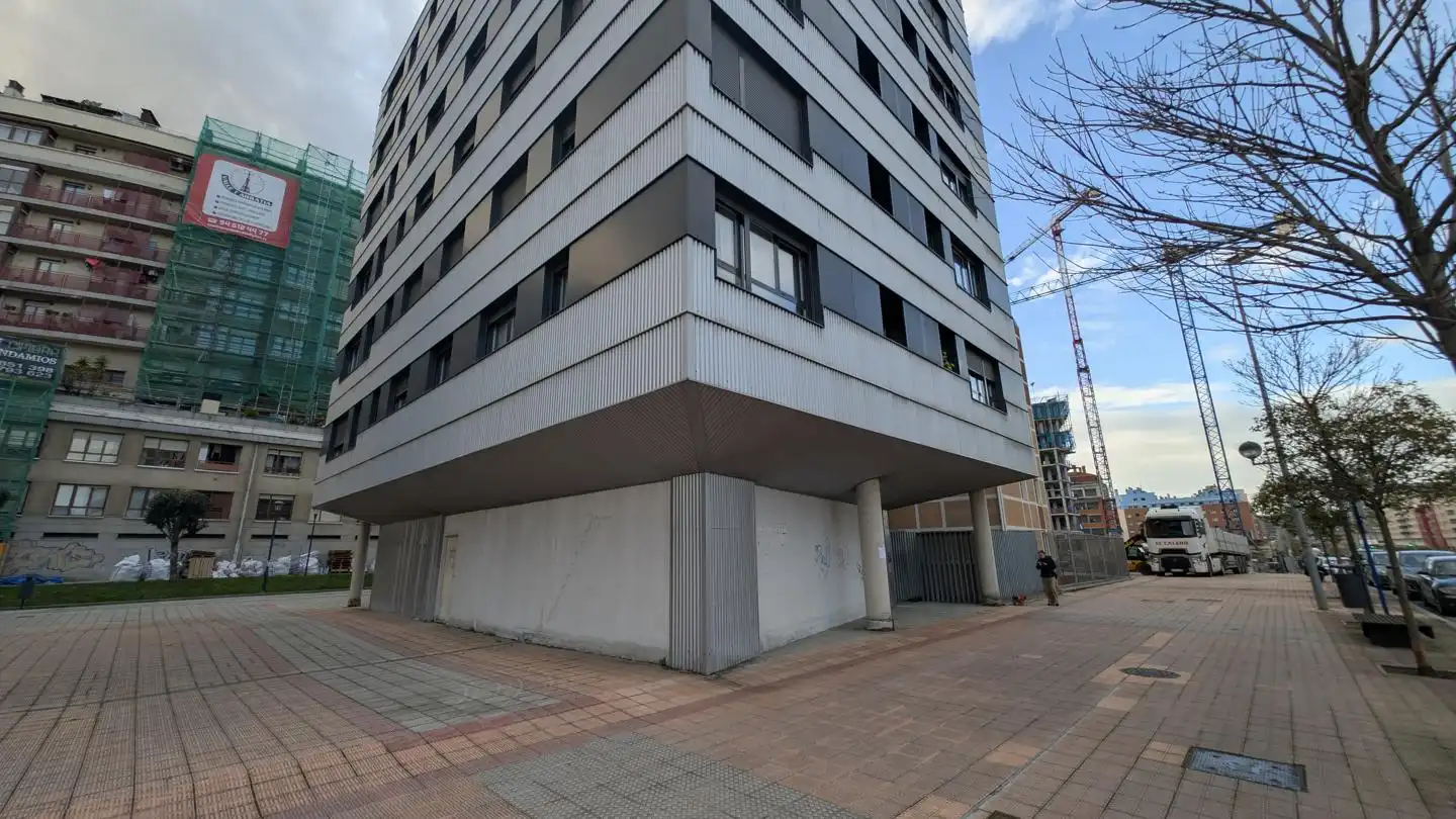 Planta baixa en venda a Altos Hornos de Vizcaya Hiribidea, Lasesarre