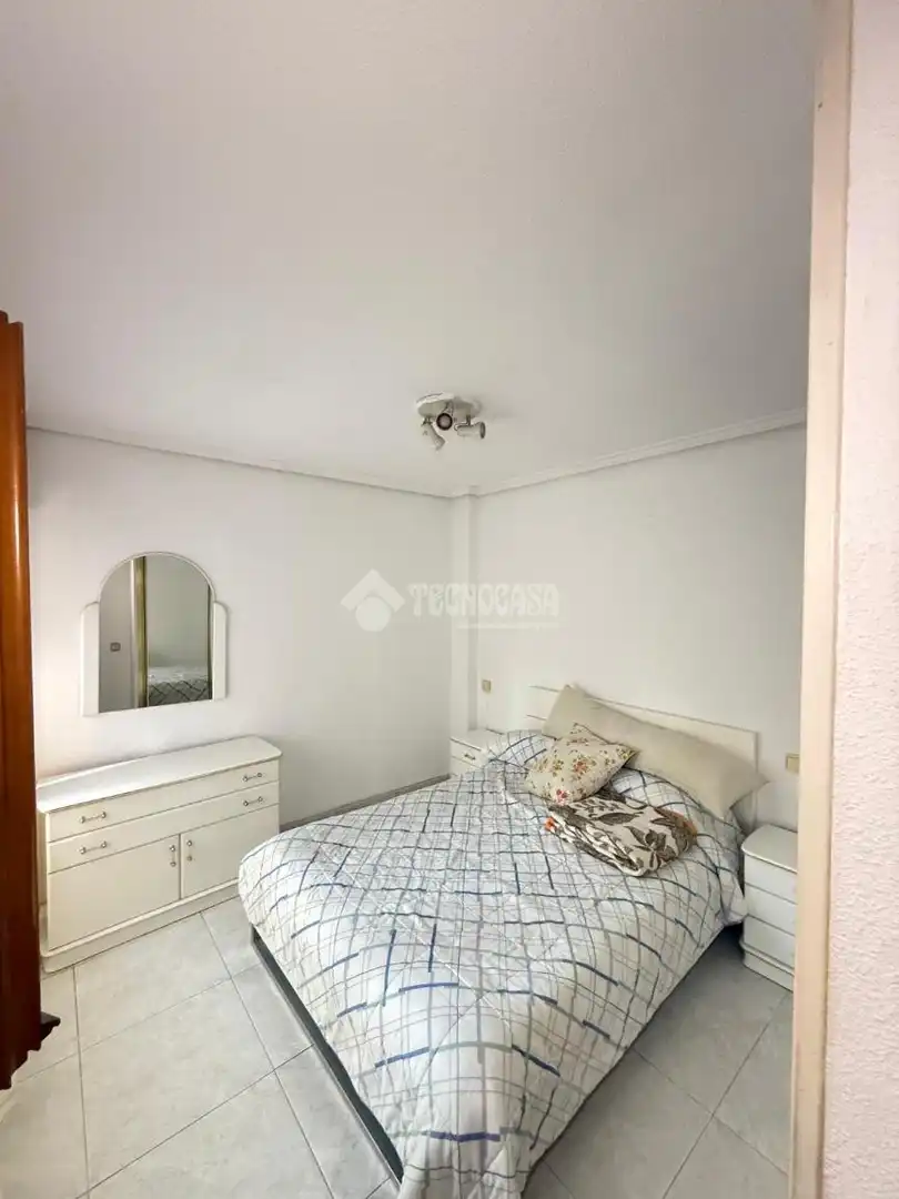 Habitación de Piso en venta en Fuenlabrada con Calefacción, Terraza y Amueblado