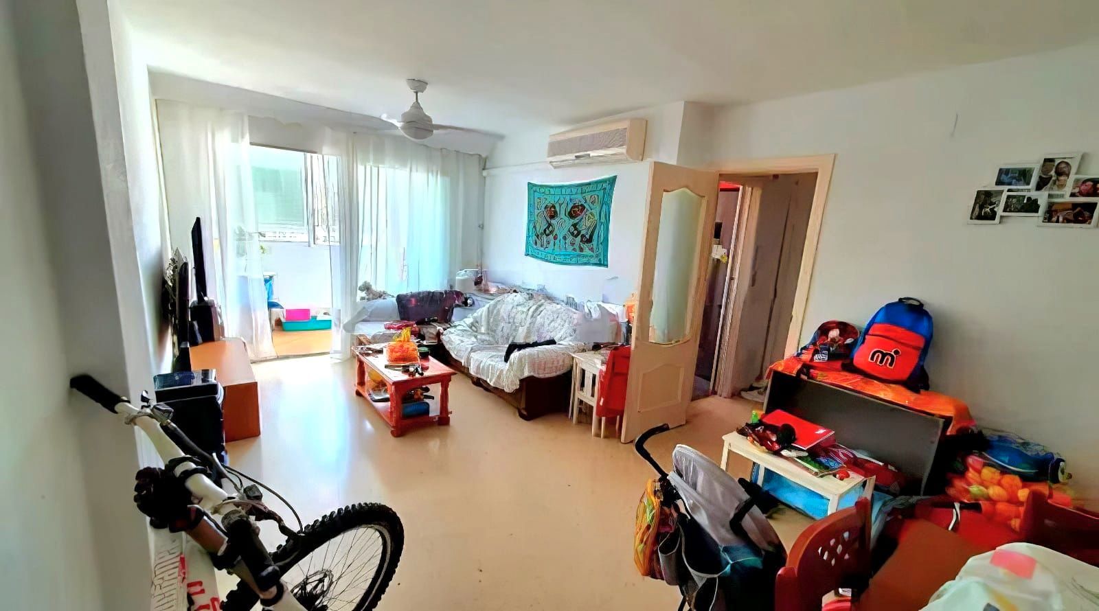 Sala d'estar de Pis en venda en Marbella amb Aire condicionat, Terrassa i Moblat