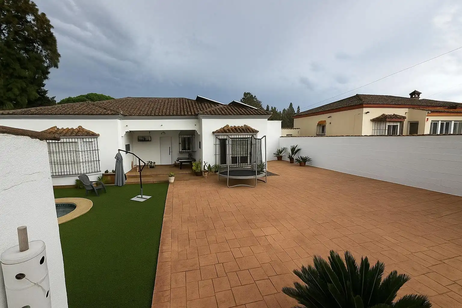 Exterior view of Houses for sale in Chiclana de la Frontera  with Air Conditioner, Private garden and Swimming Pool