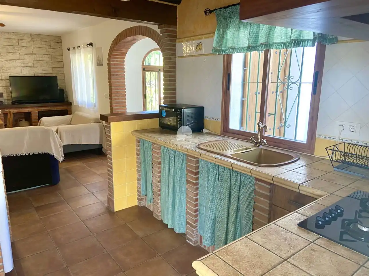 Cuina de Finca rústica de lloguer en Árchez amb Aire condicionat i Piscina