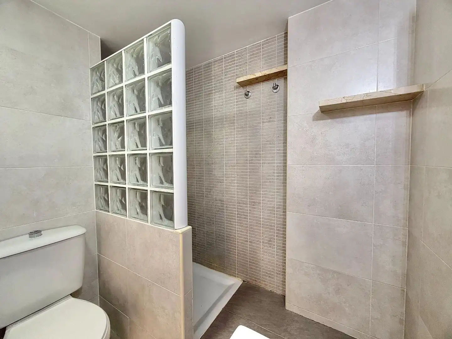 Baño de Piso de alquiler en Terrassa con Calefacción, Terraza y Balcón