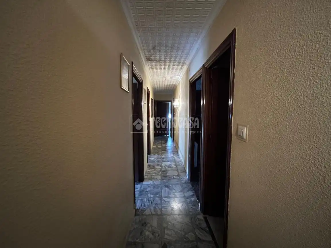 Casa adosada en venta en Linares con Aire acondicionado, Terraza y Balcón