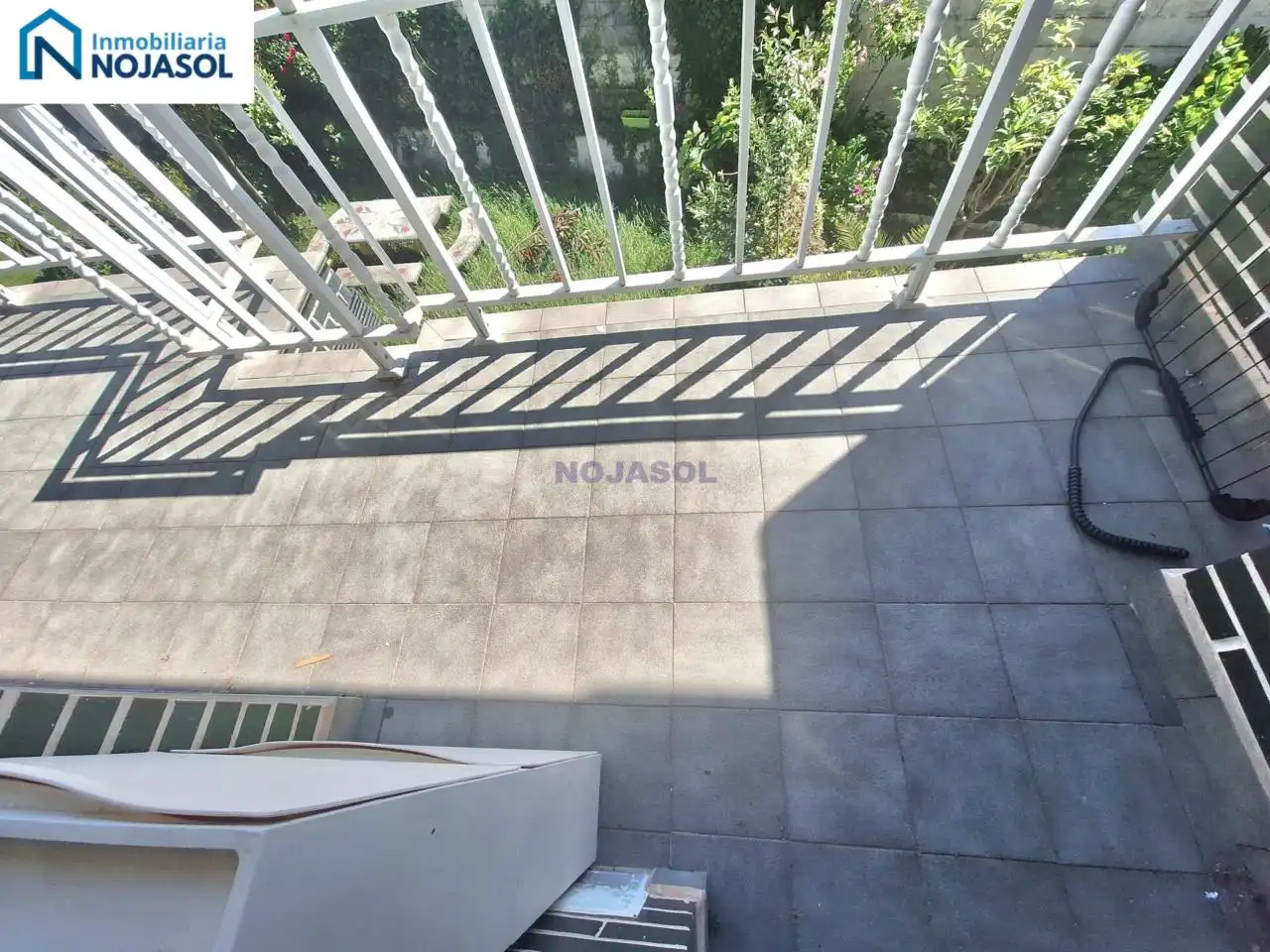 Terraza de Apartamento de alquiler en Noja con Calefacción, Terraza y Amueblado