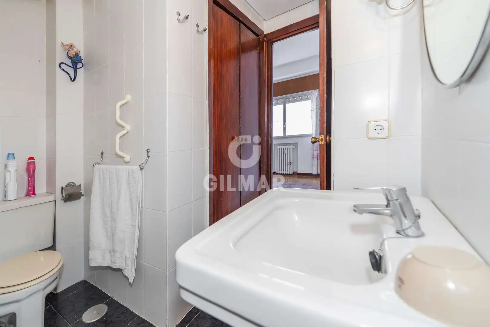 Baño de Apartamento en venta en Madrid con Calefacción
