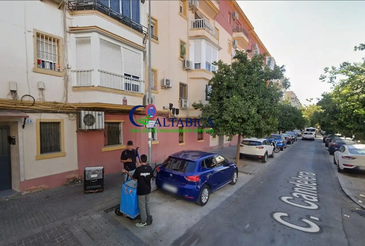 Exterior view of Flat for sale in Sevilla