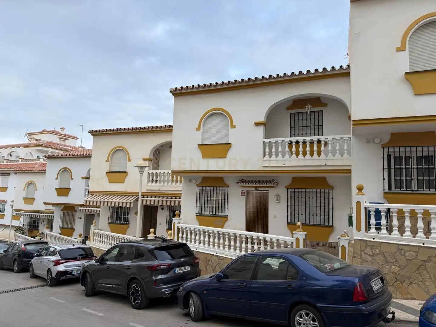 Vista exterior de Casa adosada en venda en Torrox amb Aire condicionat, Balcó i Piscina comunitària