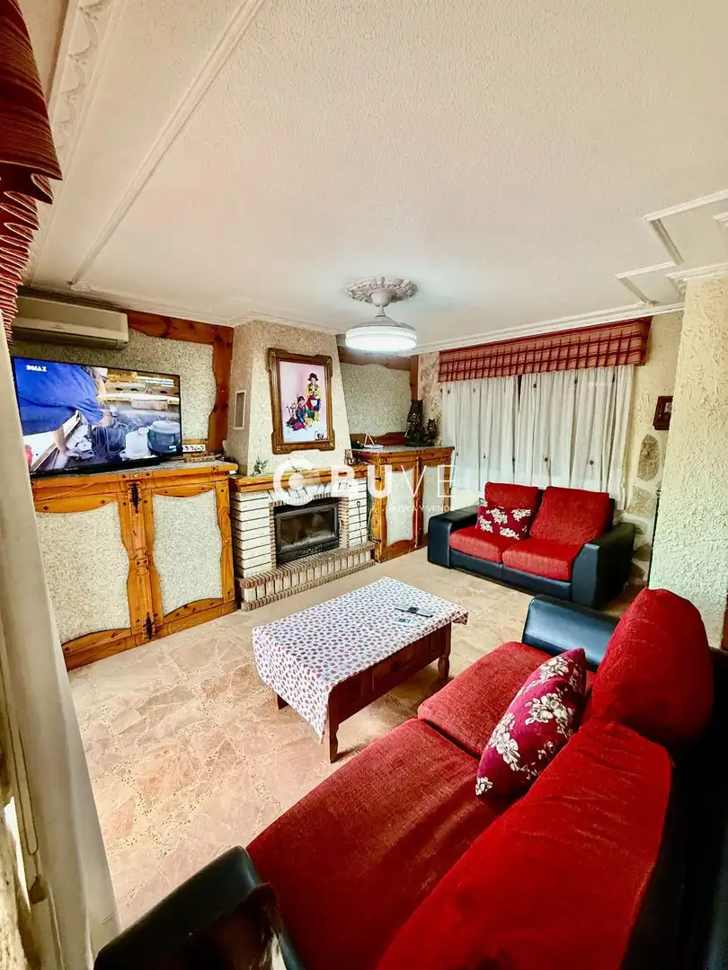 Sala d'estar de Casa o xalet en venda en Crevillent amb Aire condicionat, Terrassa i Piscina