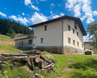 Vista exterior de Casa o xalet en venda en Idiazabal amb Calefacció, Terrassa i Moblat