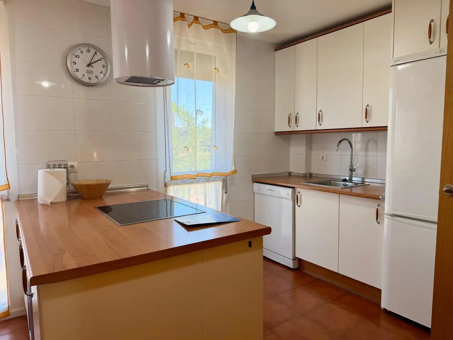Cocina de Casa adosada en venta en Valdorros con Calefacción, Jardín privado y Terraza