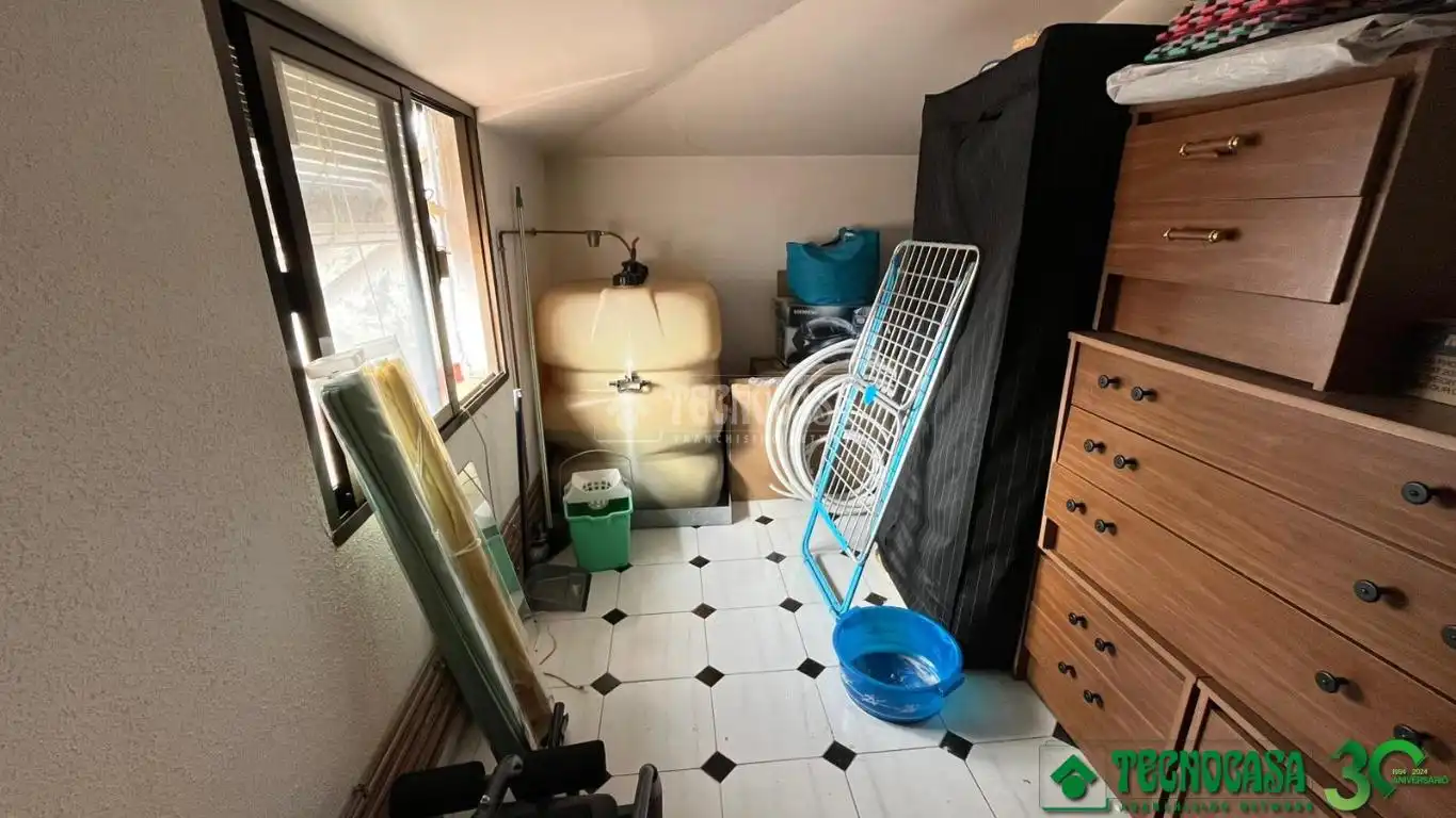 Einfamilien-Reihenhaus zum Verkauf in San Esteban del Valle mit Klimaanlage und Heizung
